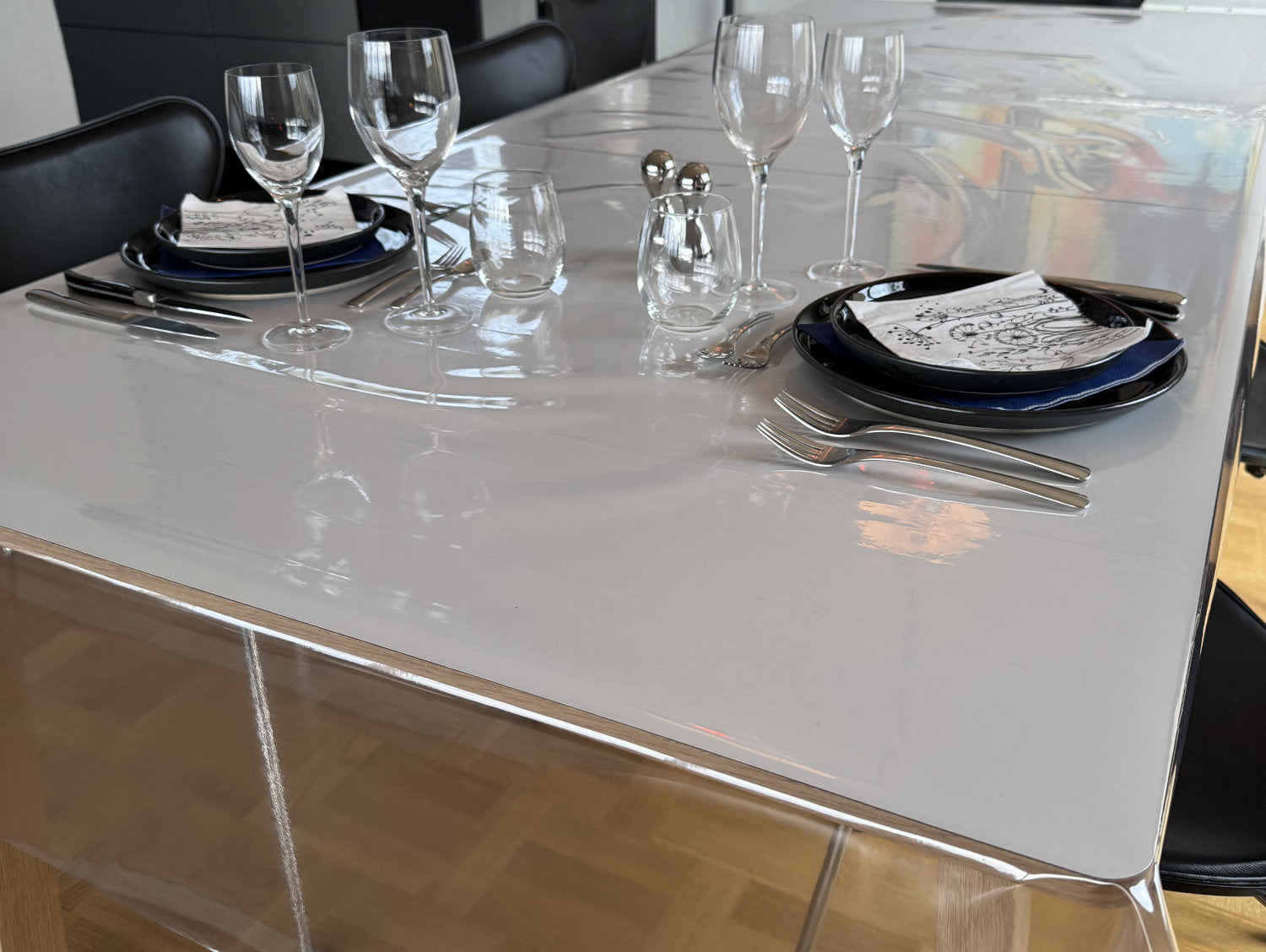 Klar plastdug 0,30 mm - blank og transparent – bredde 140 cm - tilpasses i ønskede mål og leveres rullet på rør