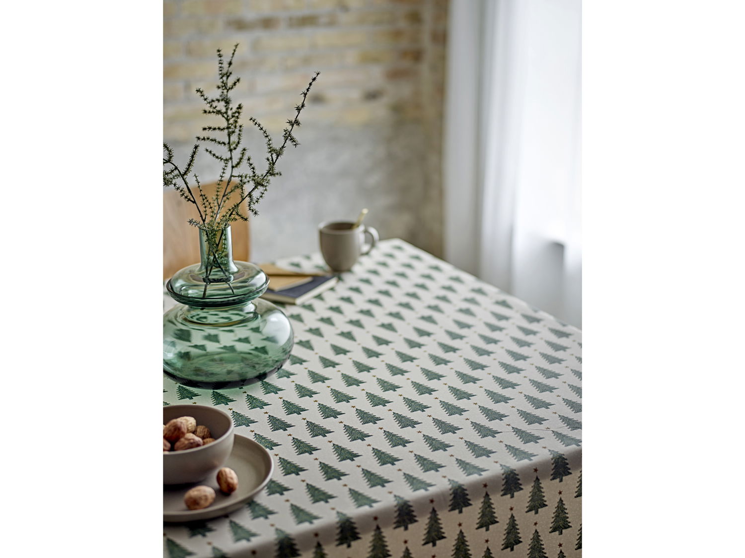 Södahl Christmas Trees vandafvisende akryldug i pine green med antislip - tilpasses i ønskede mål og leveres rullet på rør