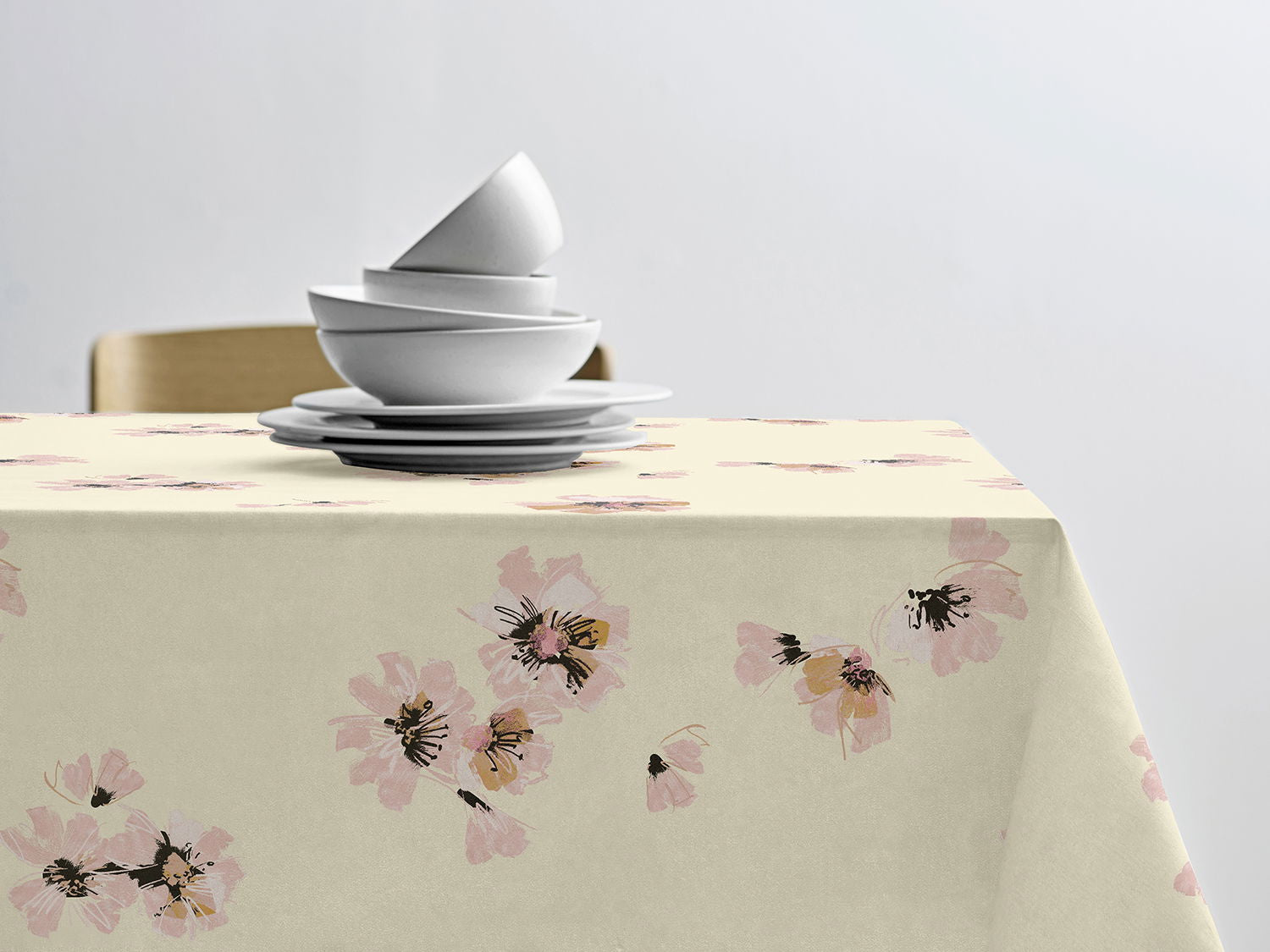 Södahl Flora vandafvisende akryldug med blomstermotiv i lys gul med antislip - tilpasses i ønskede mål og leveres rullet på rør