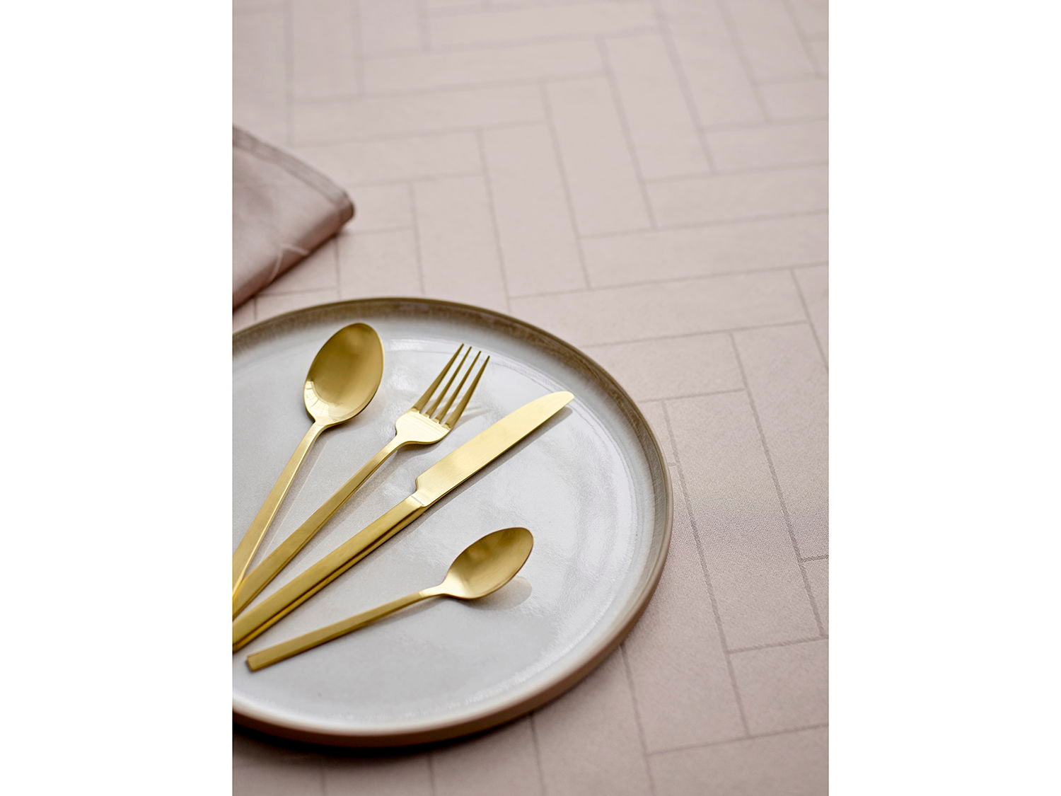 Södahl Tiles Damask Dug – Jordfarvet (140 × 220 cm)