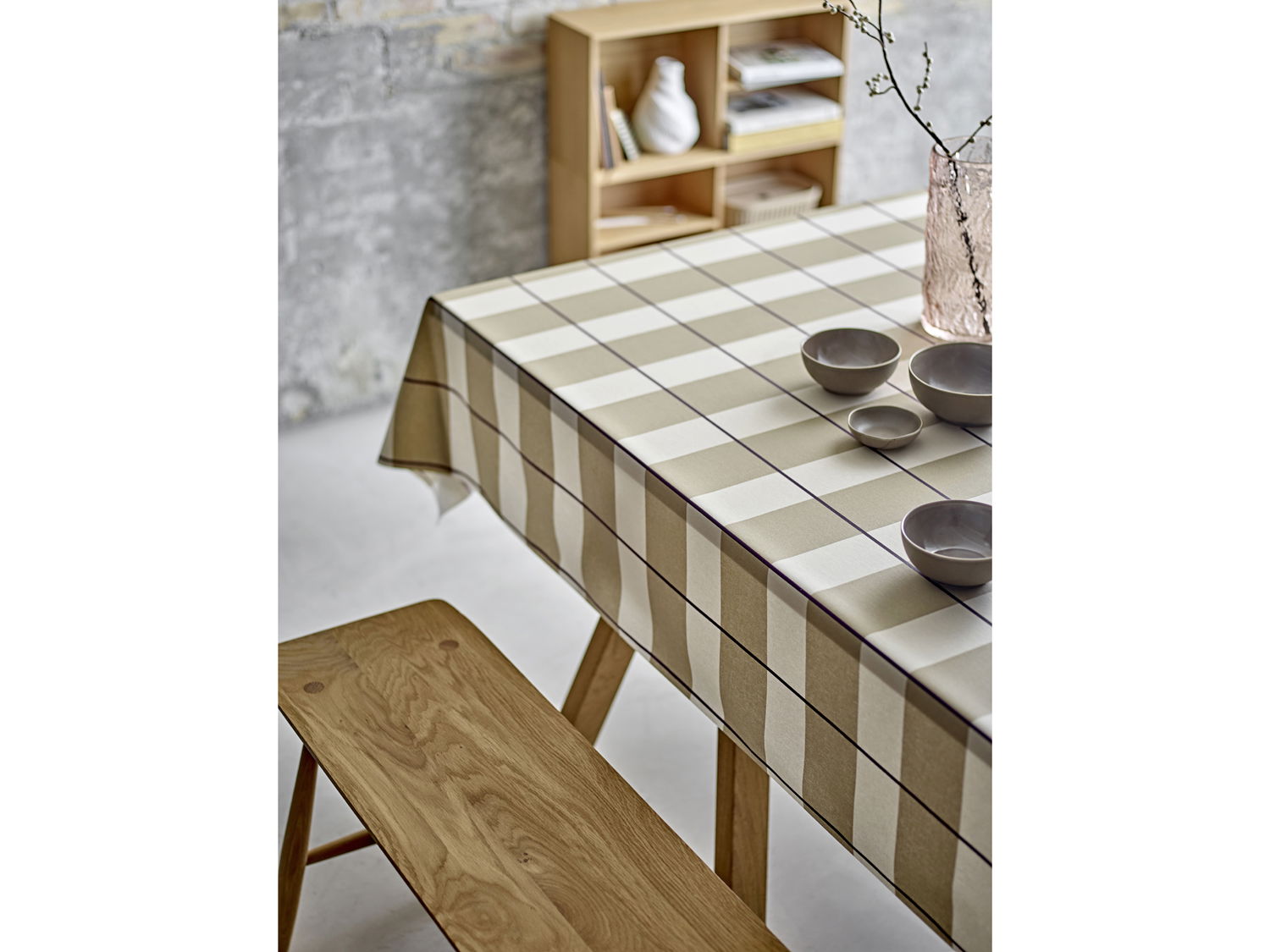 Södahl Blocks vandafvisende akryldug i eucalyptusgrøn  med antislip - tilpasses i ønskede mål og leveres rullet på rør