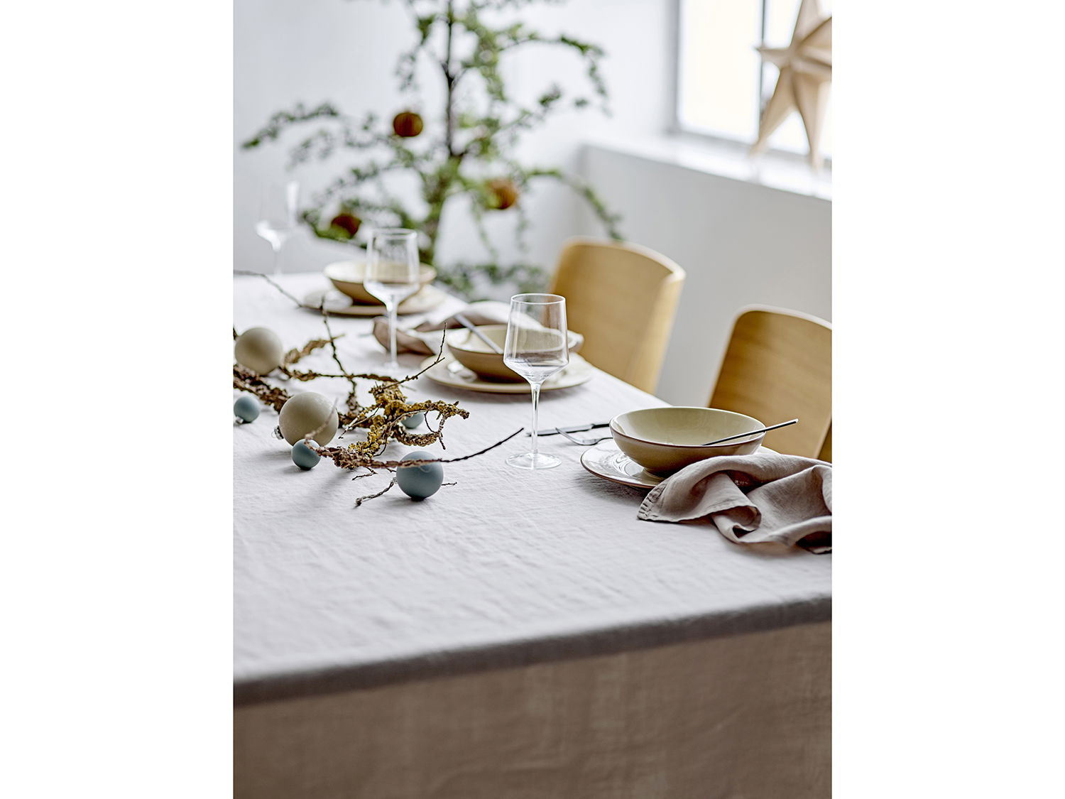 Södahl Pure Linen Dug – Natur (140 × 270 cm)